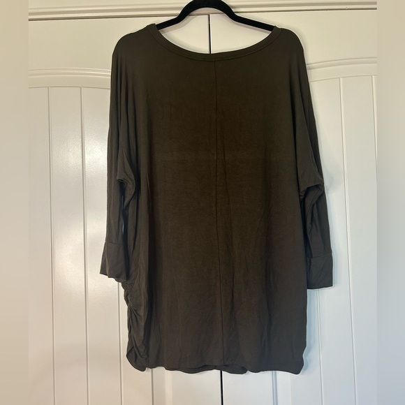 Zenana Top- Dark Olive Green. Size 2X.
Minimalist. Basic. Layering. All … - Picture 3 of 9